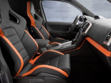 VW Amarok Power-DJ - Głośniki, miksery i 5000 Wat