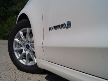 Ford Mondeo Hybrid - Hybrydowe szaleństwo