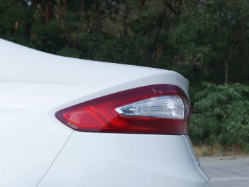 Ford Mondeo Hybrid - Hybrydowe szaleństwo