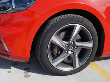 Volvo V40 T5 - Wyzwala emocje