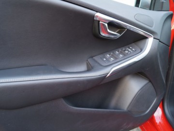 Volvo V40 T5 - Wyzwala emocje