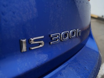 Lexus IS 300h F-Sport - Hybrydowy samuraj