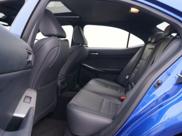 Lexus IS 300h F-Sport - Hybrydowy samuraj