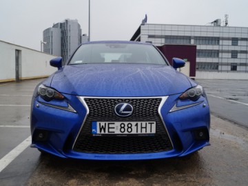 Lexus IS 300h F-Sport - Hybrydowy samuraj