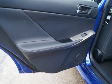 Lexus IS 300h F-Sport - Hybrydowy samuraj