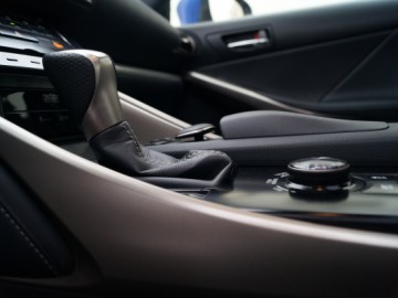 Lexus IS 300h F-Sport - Hybrydowy samuraj