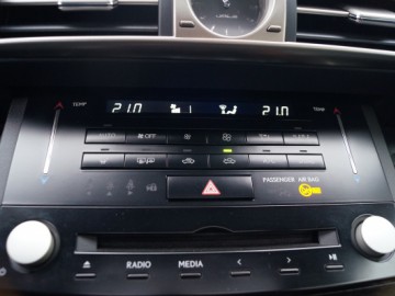 Lexus IS 300h F-Sport - Hybrydowy samuraj