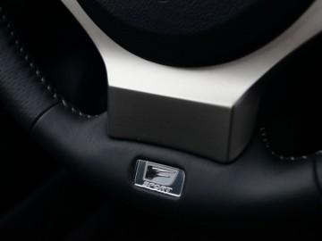 Lexus IS 300h F-Sport - Hybrydowy samuraj