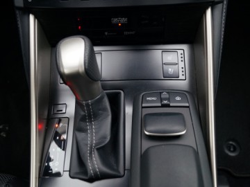Lexus IS 300h F-Sport - Hybrydowy samuraj
