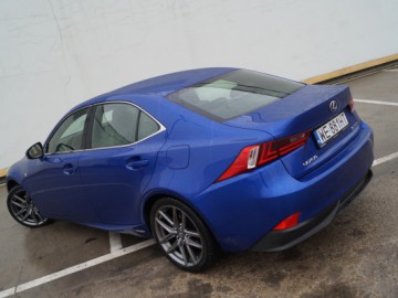 Lexus IS 300h F-Sport - Hybrydowy samuraj