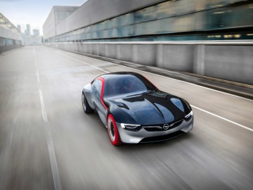 Studyjny Opel GT Concept na Techno Classica