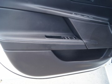 Jaguar XE 2.0 T R-Sport - Rywal dla Niemc&oacute;w?