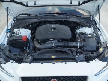 Jaguar XE 2.0 T R-Sport - Rywal dla Niemc&oacute;w?