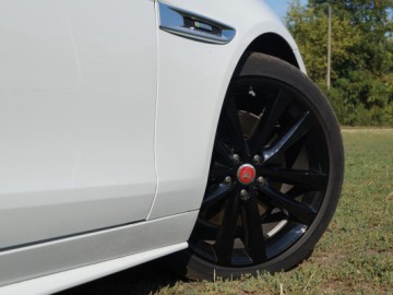 Jaguar XE 2.0 T R-Sport - Rywal dla Niemc&oacute;w?