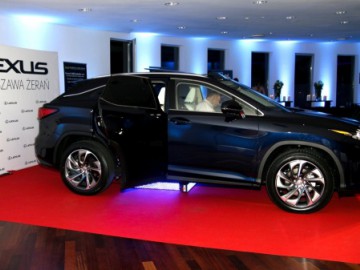 Premiera Lexusa RX