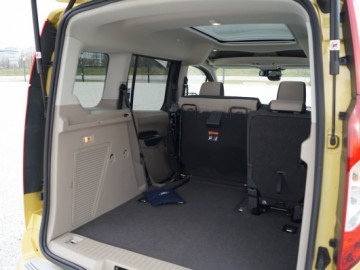 Ford Tourneo Connect 1.6 TDCi Titanium - Na każdą okoliczność