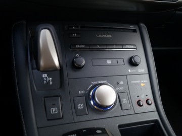 Lexus CT200h - Przyszłość motoryzacji