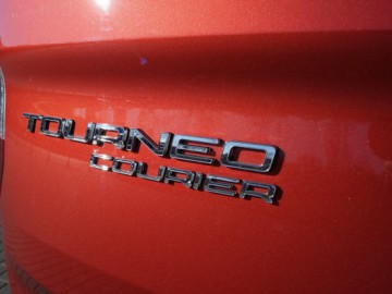 Ford Tourneo Courier 1,0 EcoBoost Titanium - Do różnych zadań