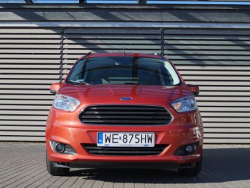 Ford Tourneo Courier 1,0 EcoBoost Titanium - Do r&oacute;żnych zadań