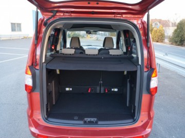 Ford Tourneo Courier 1,0 EcoBoost Titanium - Do różnych zadań