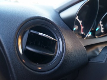 Ford Tourneo Courier 1,0 EcoBoost Titanium - Do r&oacute;żnych zadań