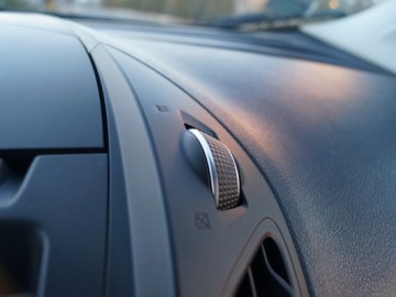 Ford Tourneo Courier 1,0 EcoBoost Titanium - Do r&oacute;żnych zadań
