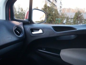 Ford Tourneo Courier 1,0 EcoBoost Titanium - Do r&oacute;żnych zadań