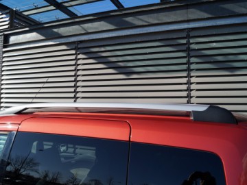 Ford Tourneo Courier 1,0 EcoBoost Titanium - Do r&oacute;żnych zadań