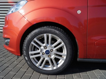 Ford Tourneo Courier 1,0 EcoBoost Titanium - Do r&oacute;żnych zadań
