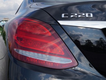Mercedes C220 BlueTEC 7G-Tronic - Mniejsza S-ka