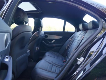 Mercedes C220 BlueTEC 7G-Tronic - Mniejsza S-ka
