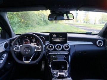 Mercedes C220 BlueTEC 7G-Tronic - Mniejsza S-ka