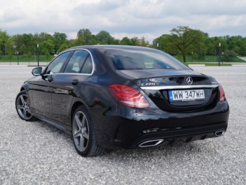 Mercedes C220 BlueTEC 7G-Tronic - Mniejsza S-ka