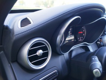 Mercedes C220 BlueTEC 7G-Tronic - Mniejsza S-ka