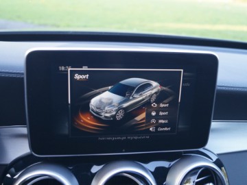 Mercedes C220 BlueTEC 7G-Tronic - Mniejsza S-ka