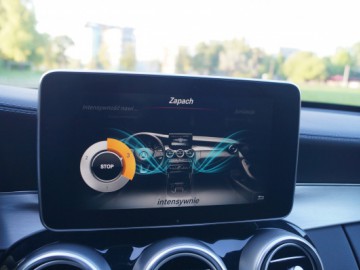 Mercedes C220 BlueTEC 7G-Tronic - Mniejsza S-ka