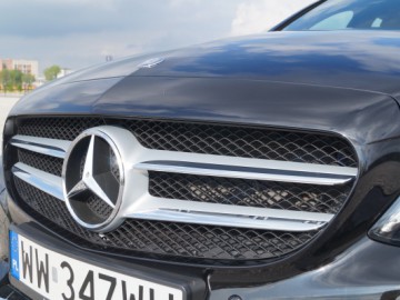 Mercedes C220 BlueTEC 7G-Tronic - Mniejsza S-ka