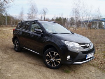 Toyota RAV4 Premium+ Executive - Z mocną pozycją