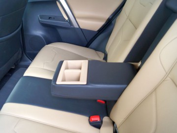 Toyota RAV4 Premium+ Executive - Z mocną pozycją