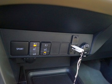 Toyota RAV4 Premium+ Executive - Z mocną pozycją