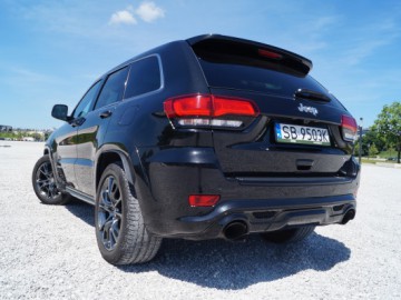 Jeep Grand Cherokee STR8 - Kochajmy V8, tak szybko odchodzi...