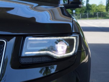 Jeep Grand Cherokee STR8 - Kochajmy V8, tak szybko odchodzi...