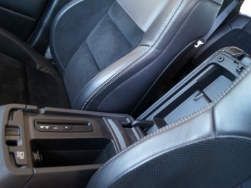 Jeep Grand Cherokee STR8 - Kochajmy V8, tak szybko odchodzi...