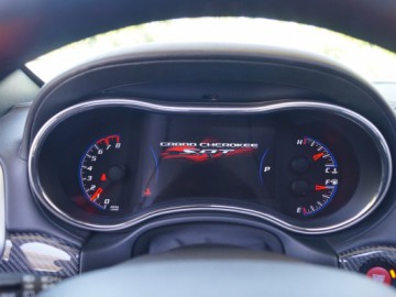 Jeep Grand Cherokee STR8 - Kochajmy V8, tak szybko odchodzi...