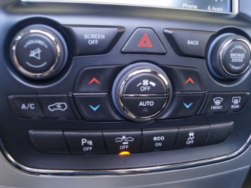 Jeep Grand Cherokee STR8 - Kochajmy V8, tak szybko odchodzi...