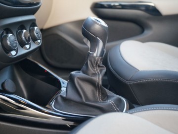 Opel Corsa E 5d Cosmo 1.0 Turbo EcoTec 115 KM - Trochę nowa, trochę&hellip;