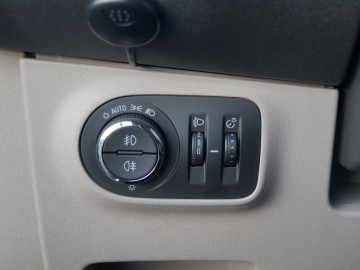 Opel Corsa E 5d Cosmo 1.0 Turbo EcoTec 115 KM - Trochę nowa, trochę&hellip;