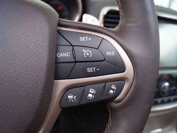Jeep Grand Cherokee Overland Summit 3.0 CRD - Komfortowo i off-roadowo