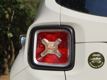 Jeep Renegade 2.0 MultiJet II 140 KM 4&times;4 Limited &ndash; Mały twardziel