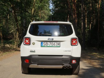 Jeep Renegade 2.0 MultiJet II 140 KM 4&times;4 Limited &ndash; Mały twardziel